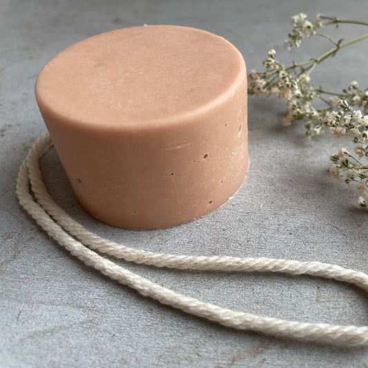 festes Shampoo mit rosa Tonerde