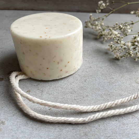 festes Shampoo mit Braunhirse