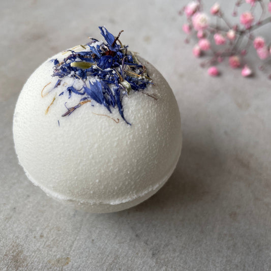 Badekugel pflegend mit Blüten #Kornblume